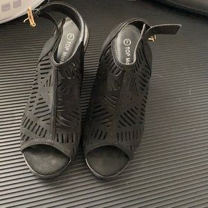 Black heels size 7